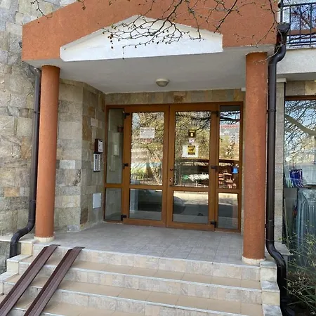 Chateau Valon Hotell Slăntjev Brjag